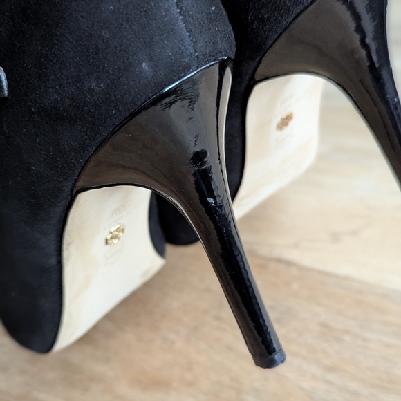 Ann Taylor Colette Suede Peep Toe, Size 10 - Picture 5 of 14